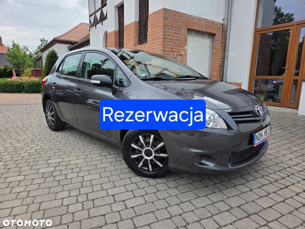 Toyota Auris - 1