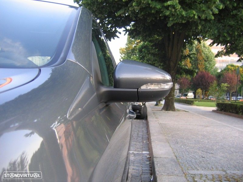 VW Golf 2.0 TDi Confortline - 5