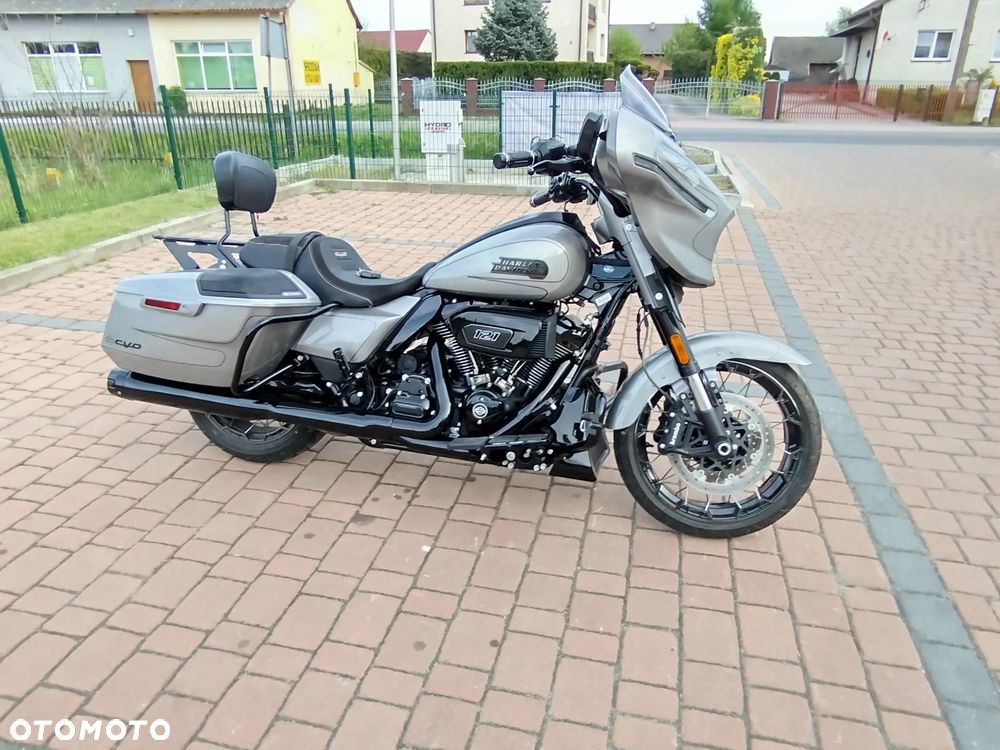 Harley-Davidson Touring Street Glide - 1