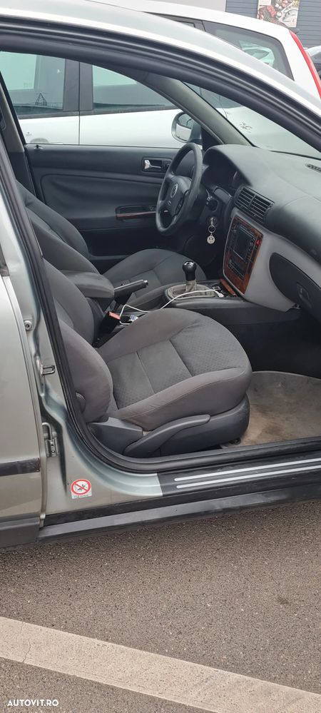 Volkswagen Passat 1.9TDI Highline - 9