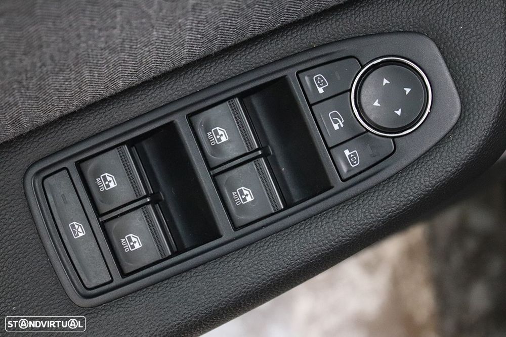 Renault Clio 1.0 TCe Techno Bi-Fuel - 19