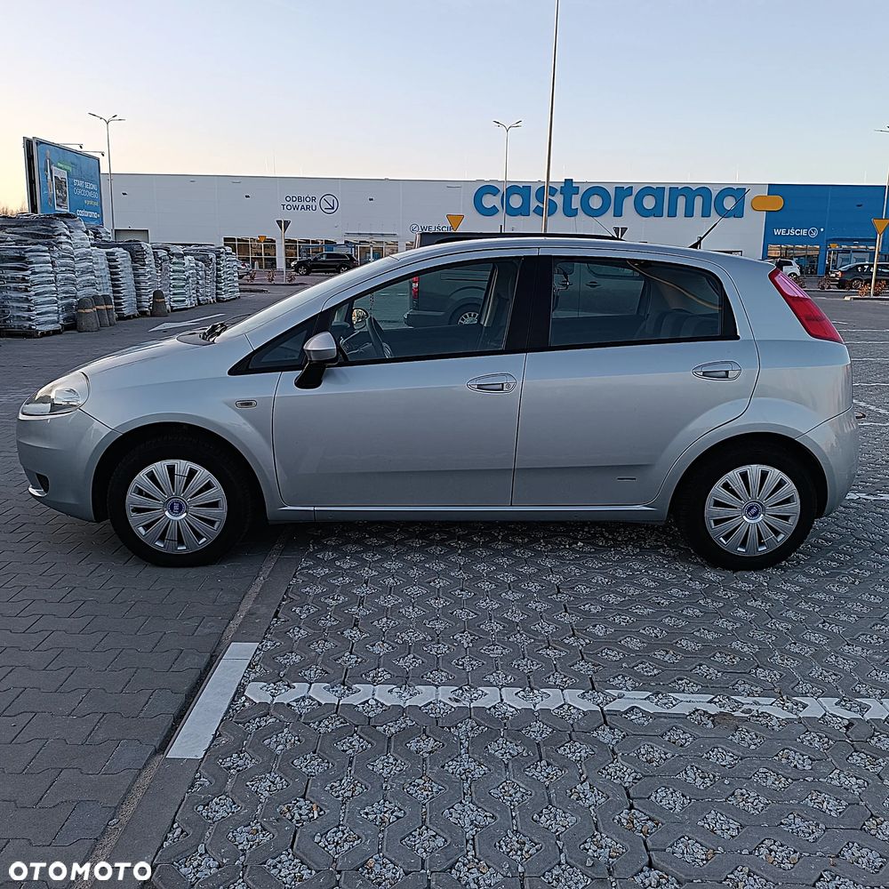 Fiat Grande Punto - 11