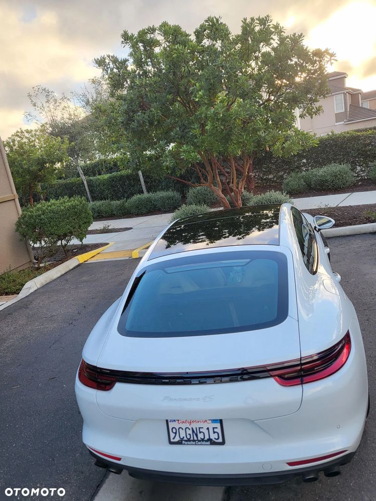 Porsche Panamera 4S - 5