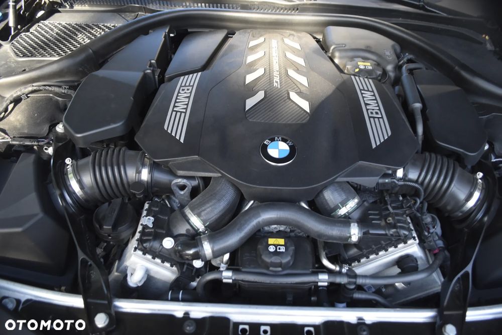BMW Seria 8 - 12
