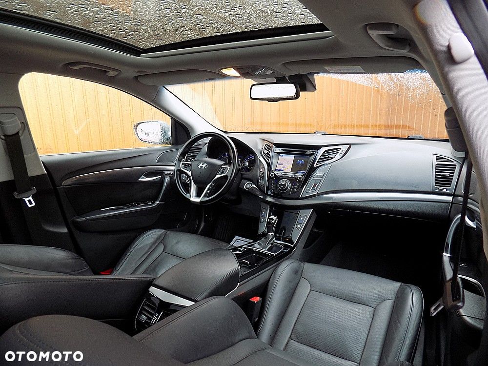 Hyundai i40 i40cw 1.7 CRDi Automatik Fifa World Cup Edition Gold - 23