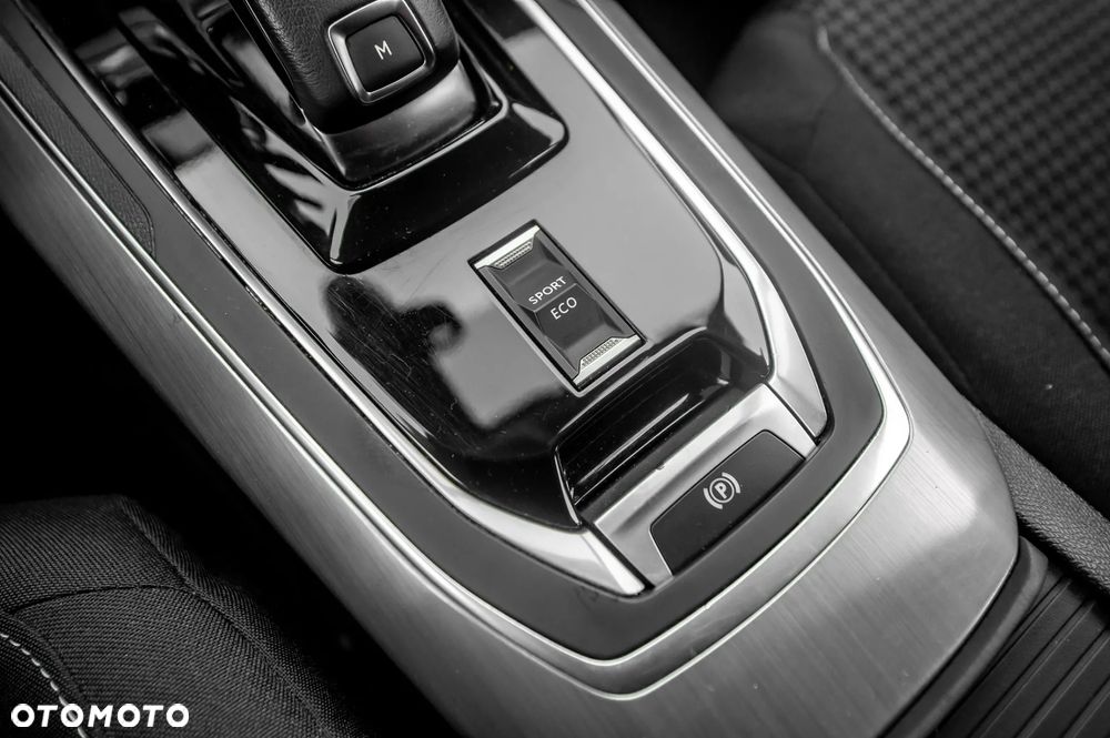 Peugeot 308 BlueHDi 130 EAT8 Allure - 34