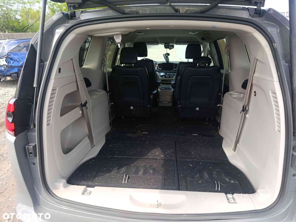 Chrysler Pacifica - 18