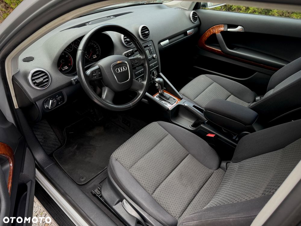 Audi A3 3-drzwiowe 1.6 S tronic Ambiente - 21