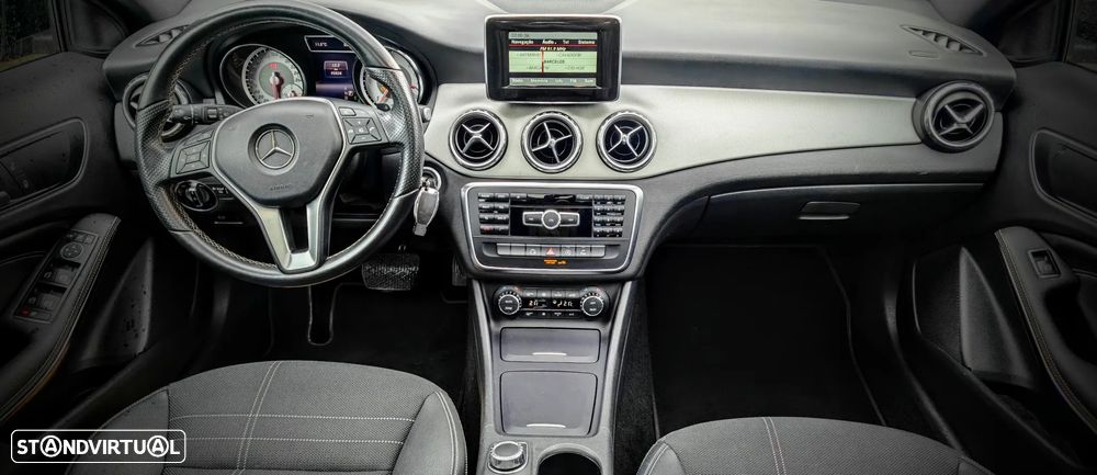Mercedes-Benz GLA 220 d 7G-DCT AMG Line - 12