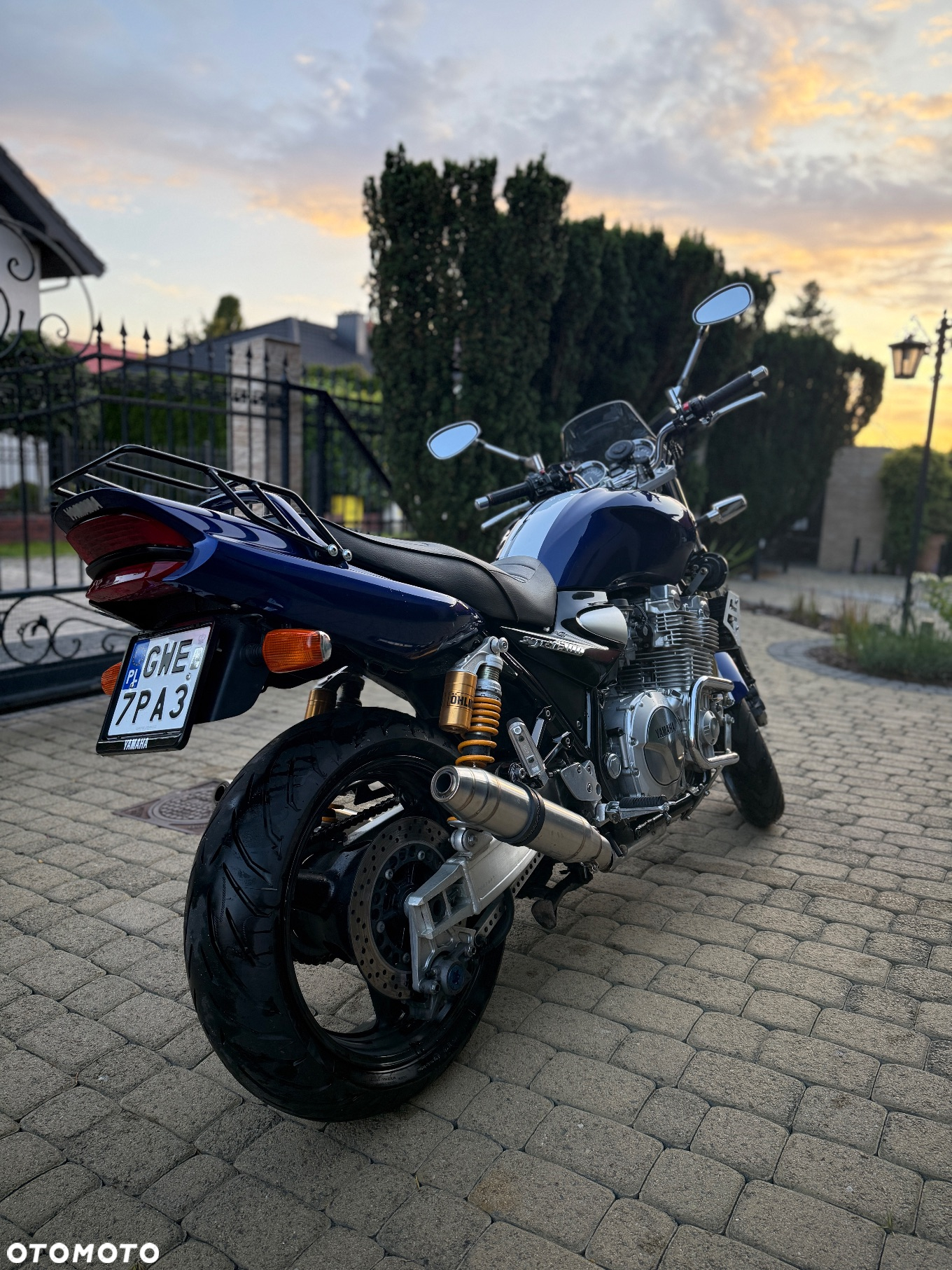Yamaha XJR - 8