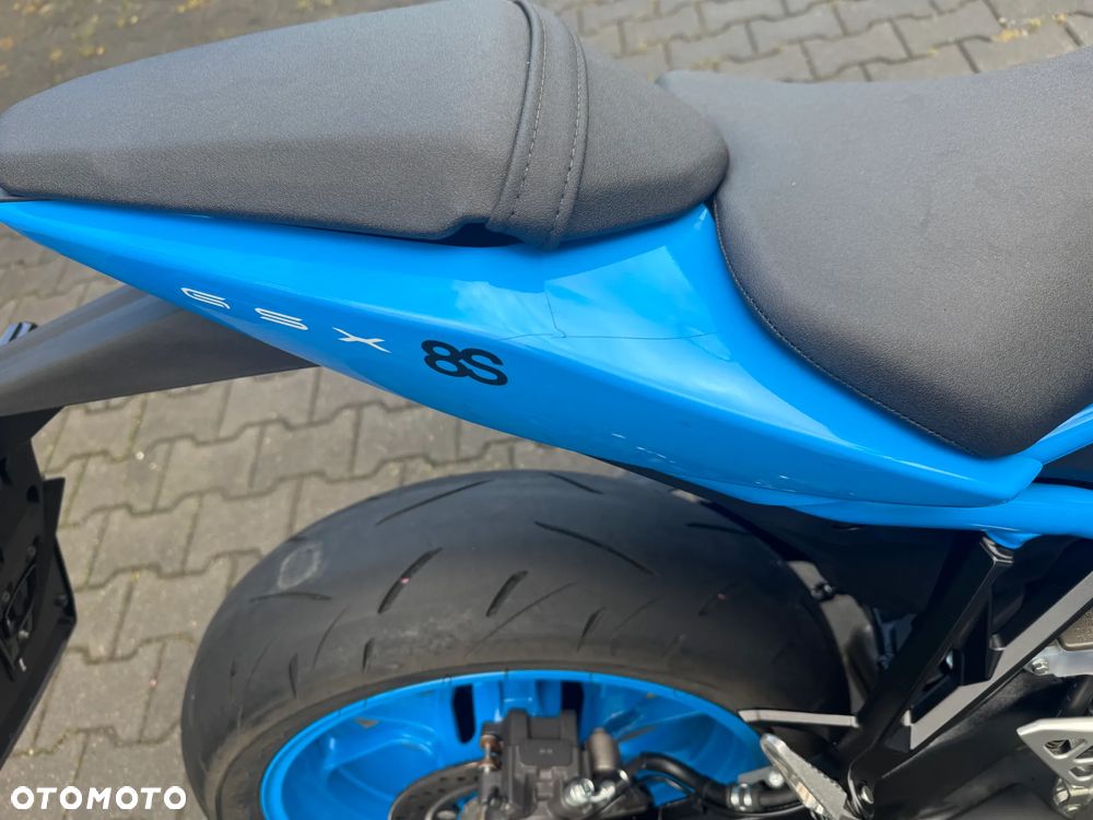 Suzuki GSX - 19