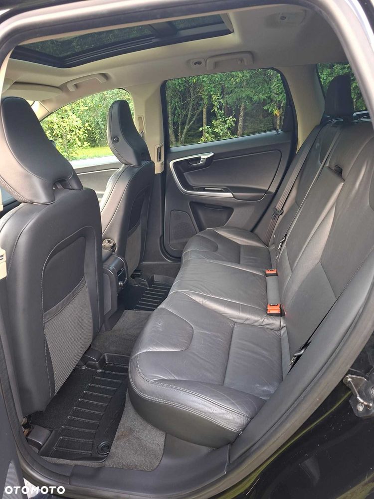 Volvo XC 60 - 4