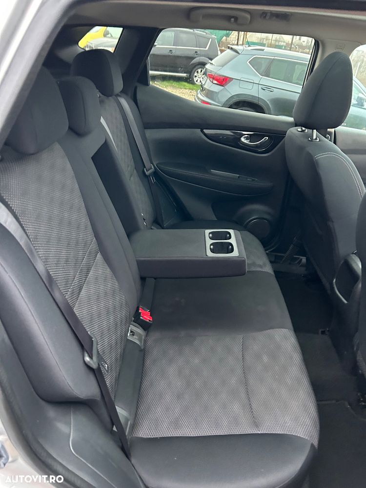Nissan Qashqai 1.5 DCI N-Connecta - 16