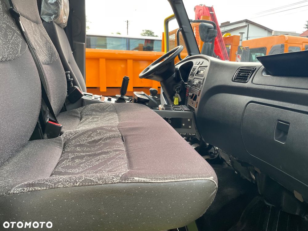 Mercedes-Benz Unimog u 20  pojazd specjalny traktor rolniczy wywrotka pojazd komunalny zimowego utrzymania dróg - 36