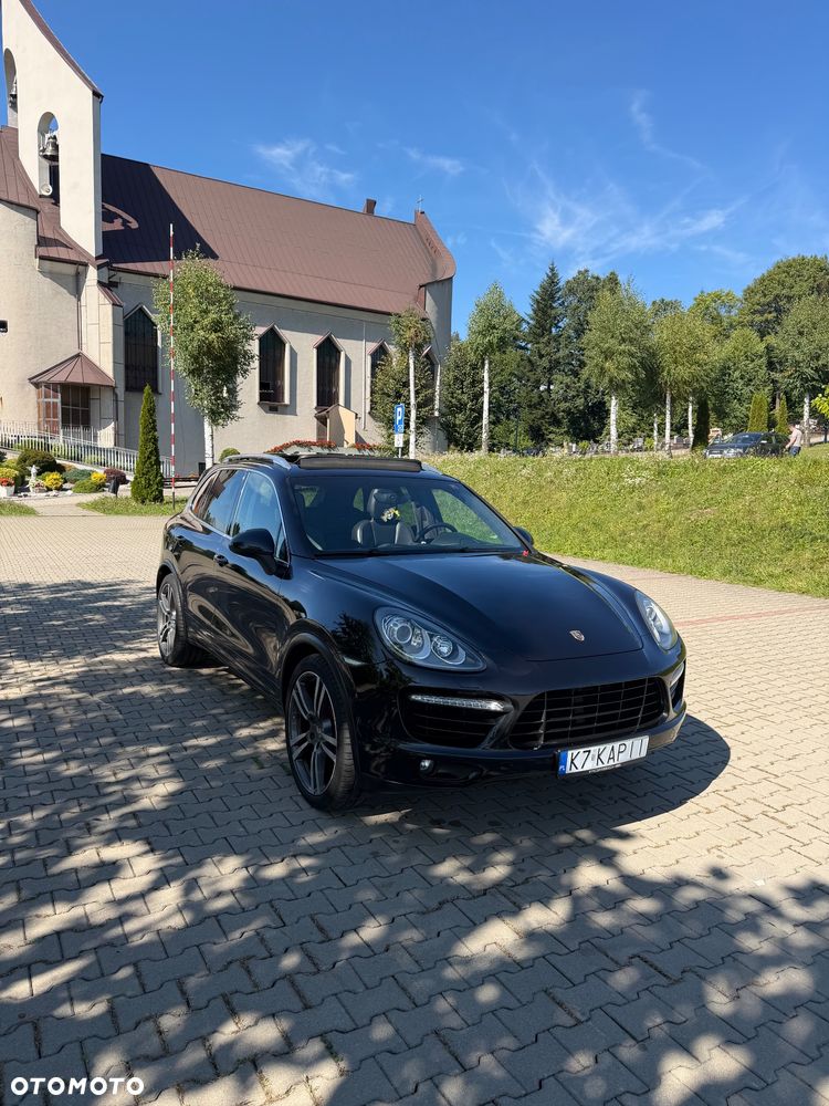 Porsche Cayenne - 1