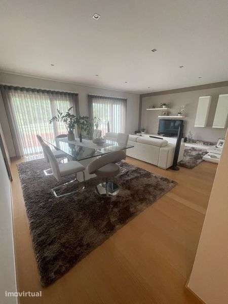 Apartamento T3 mobilado
