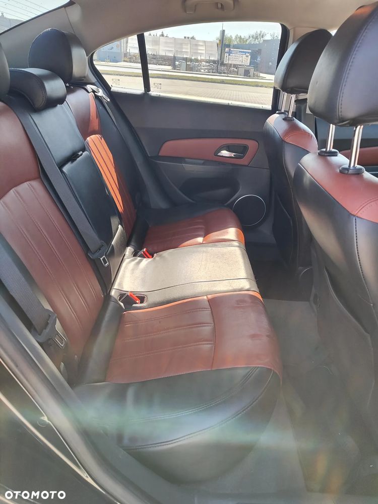 Chevrolet Cruze 2.0 LS - 11