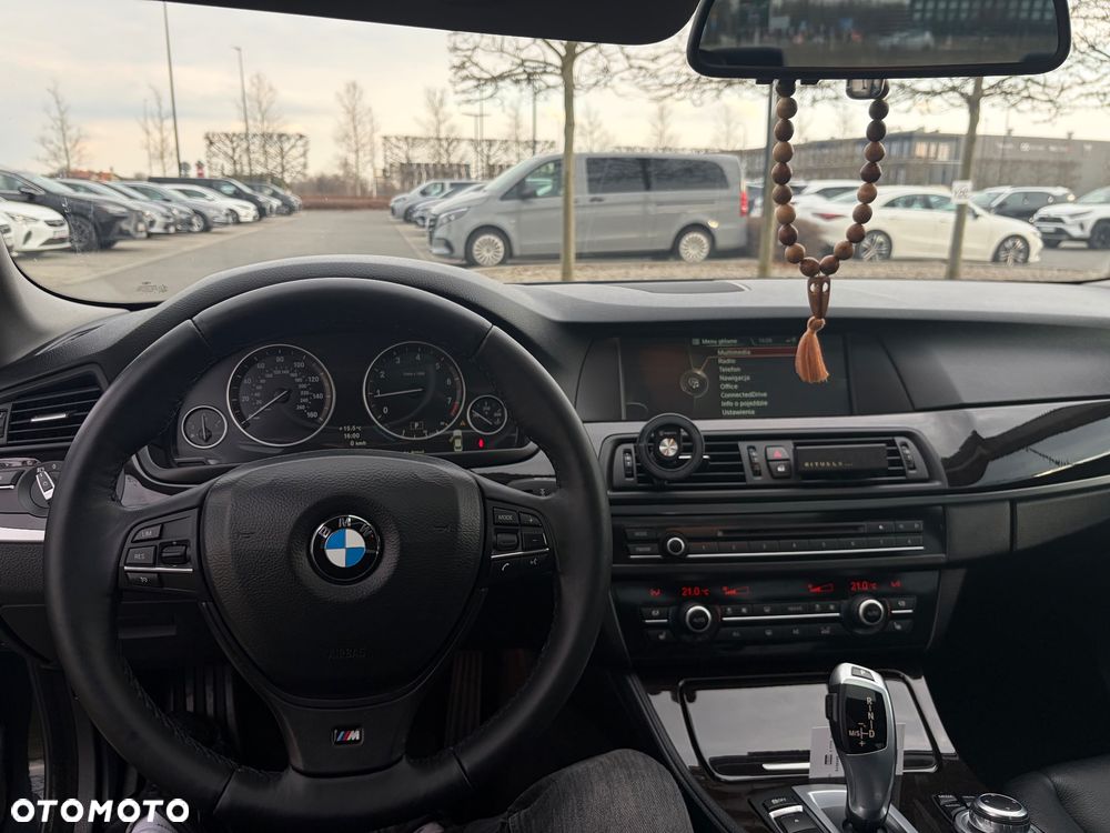 BMW Seria 5 528i xDrive - 10