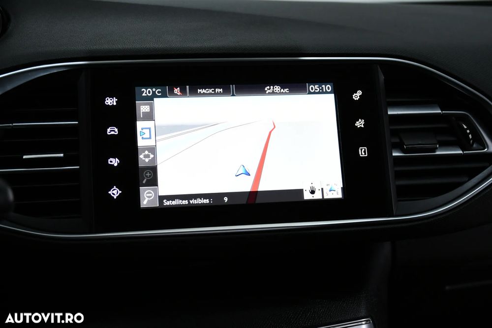 Peugeot 308 - 8