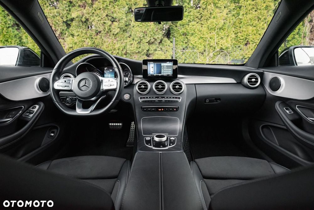 Mercedes-Benz Klasa C 300 9G-TRONIC - 10