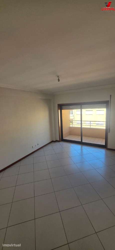 Apartamento T1 com garagem fechada em Lamaçães - Grande imagem: 3/7