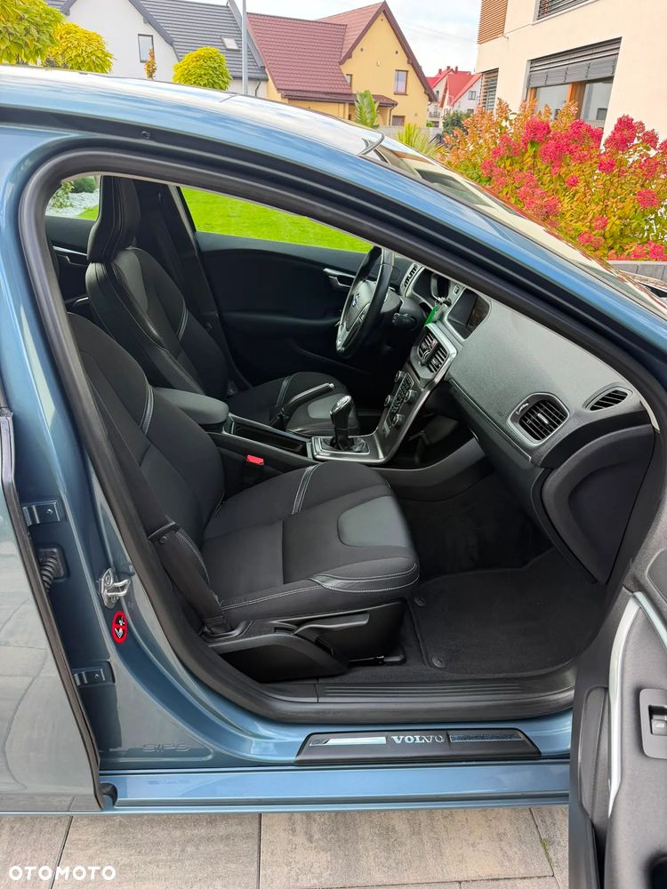 Volvo V40 D2 Summum - 24