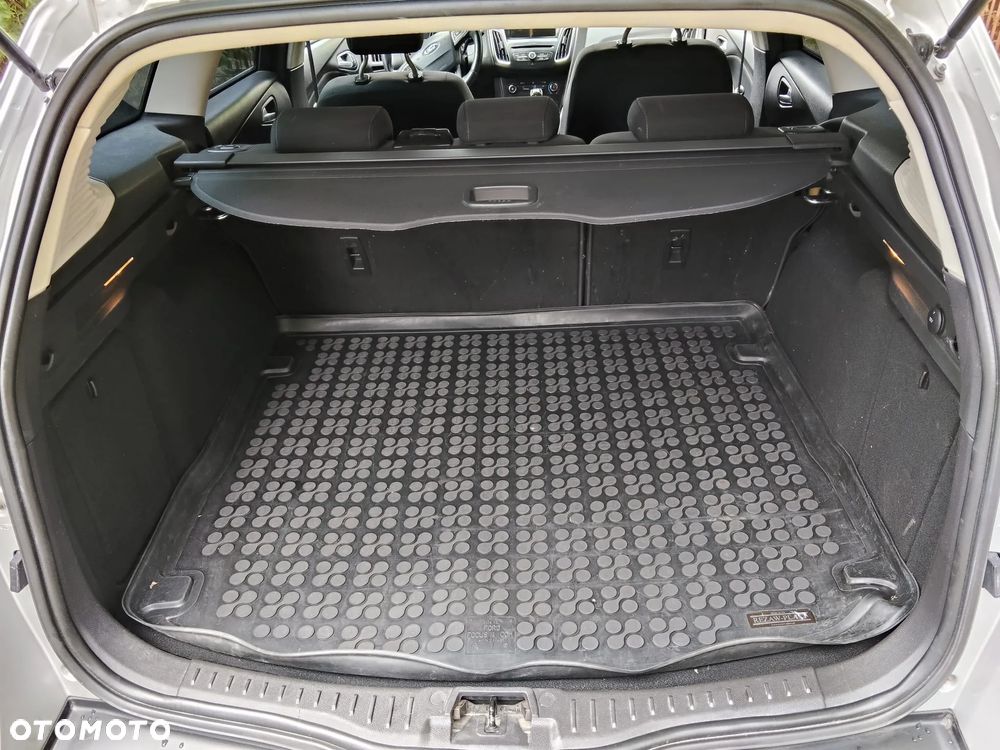 Ford Focus 1.5 TDCi SYNC Edition - 9