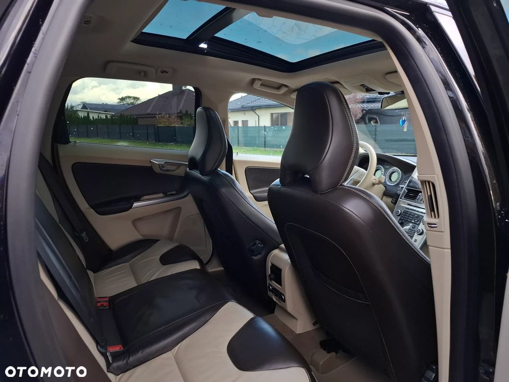Volvo XC 60 D5 AWD - 11