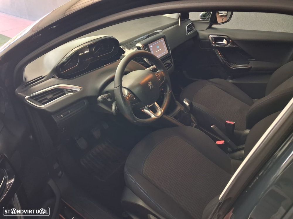 Peugeot 208 1.2 PureTech Active - 10