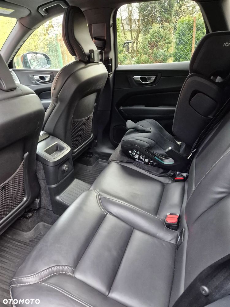 Volvo XC 60 T6 Plug-In Hybrid AWD R-Design - 9