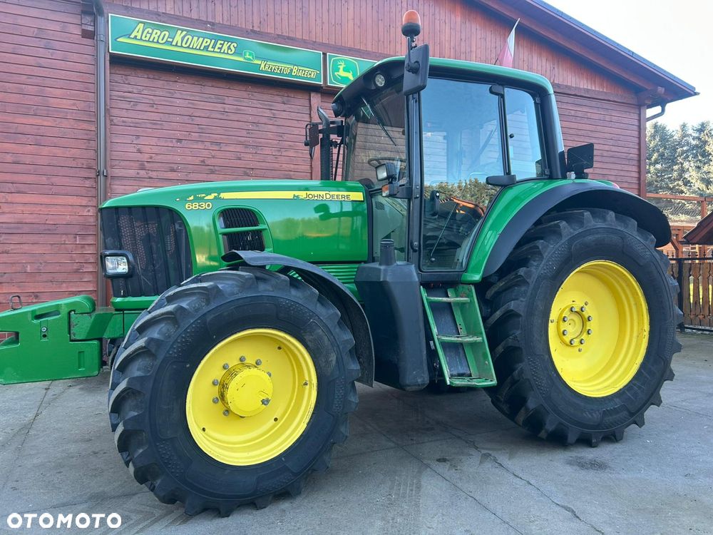 John Deere 6830