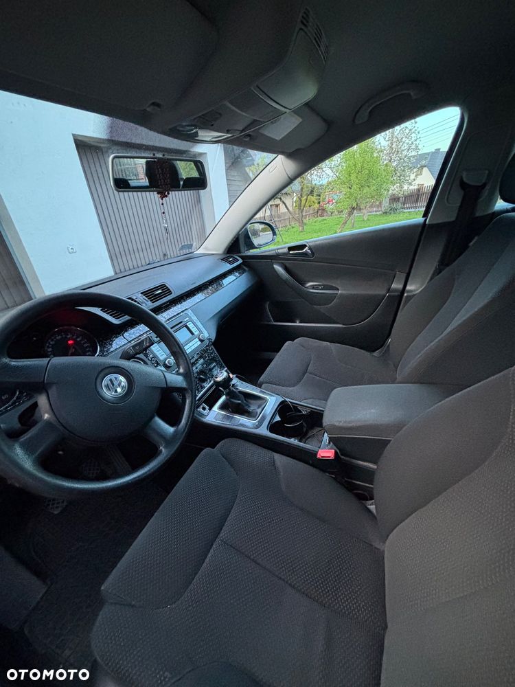 Volkswagen Passat 1.9 TDI Comfortline - 10