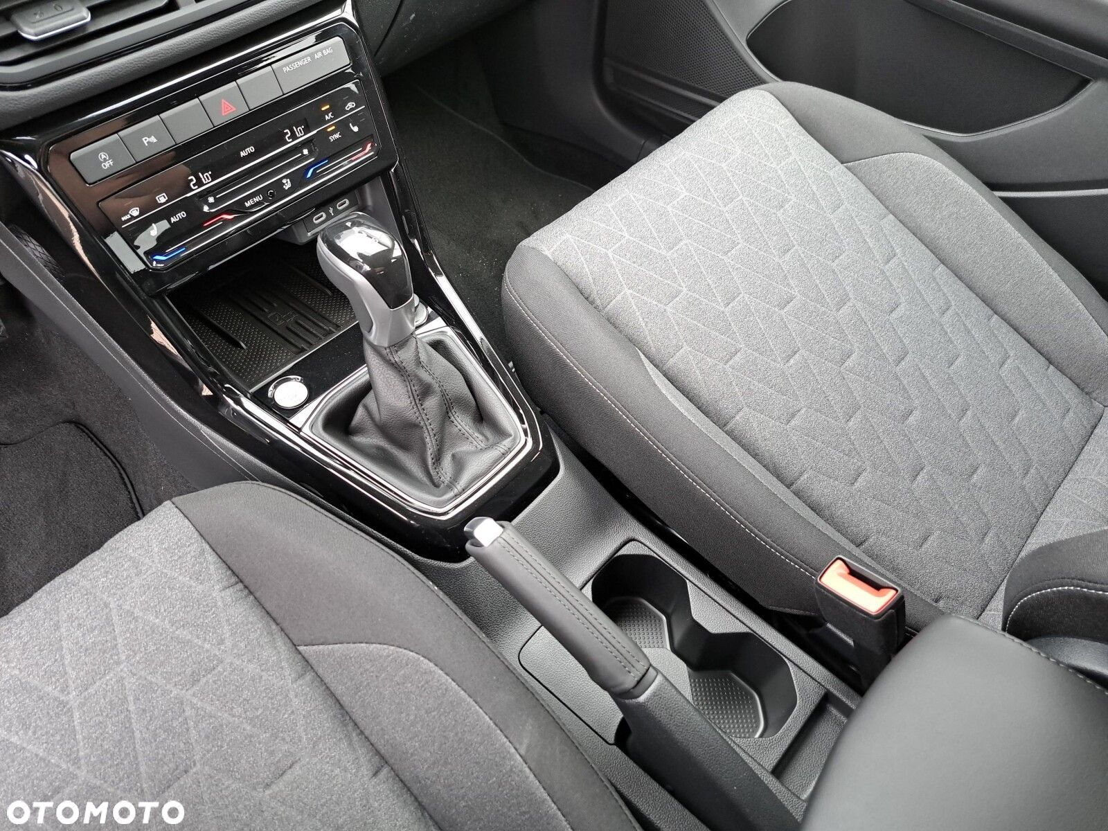 Volkswagen T-Cross - 15