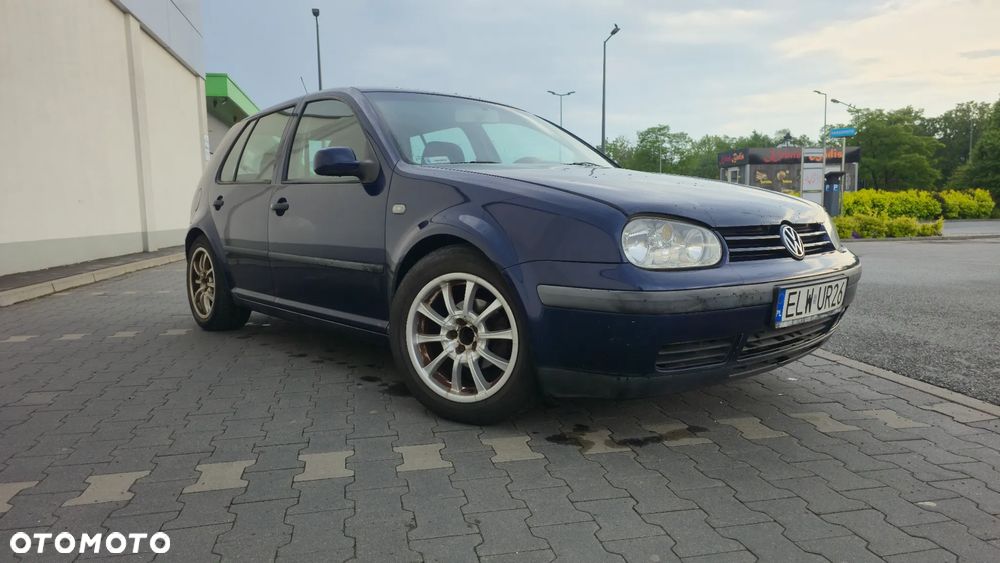 Volkswagen Golf 1.6 Basis - 1