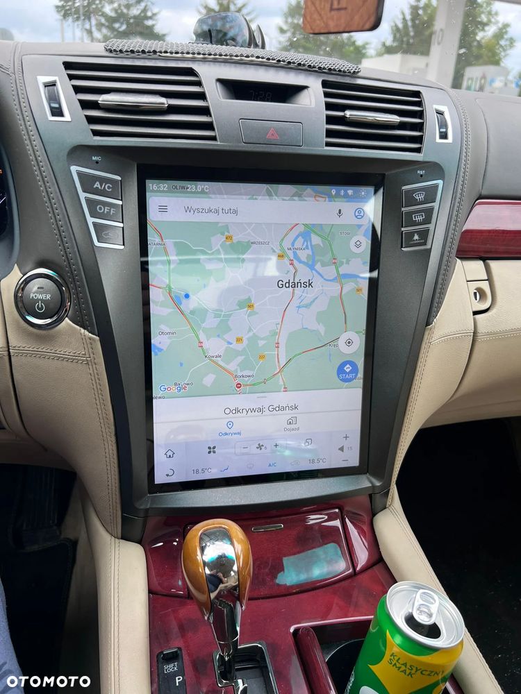 Lexus LS 600h Elegance - 22