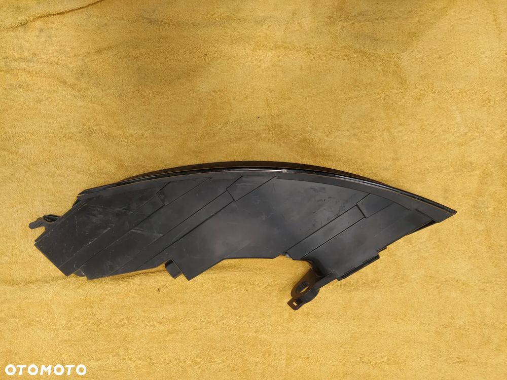 PORSCHE TAYCAN 9JA 19- LAMPA TYŁ TYLNA LED PRAWA LEWA BLENDA ŚRODKOWA W KLAPĘ BAGAŻNIKA BASE USA KOMPLET ORYGINAŁ - 21