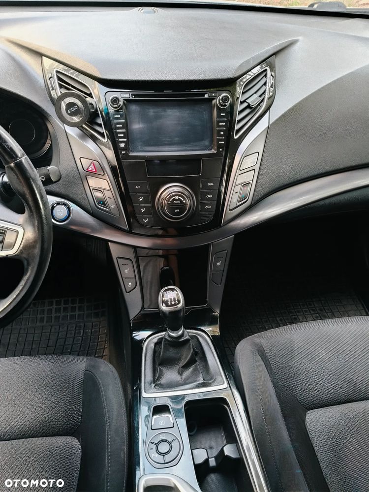 Hyundai i40 i40cw 1.7 CRDi Fifa World Cup Edition - 27