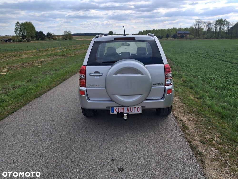 Suzuki Grand Vitara 2.0 - 12
