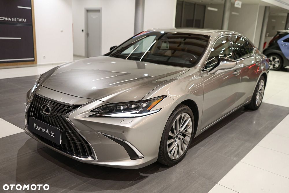 Lexus ES 300h Omotenashi - 33