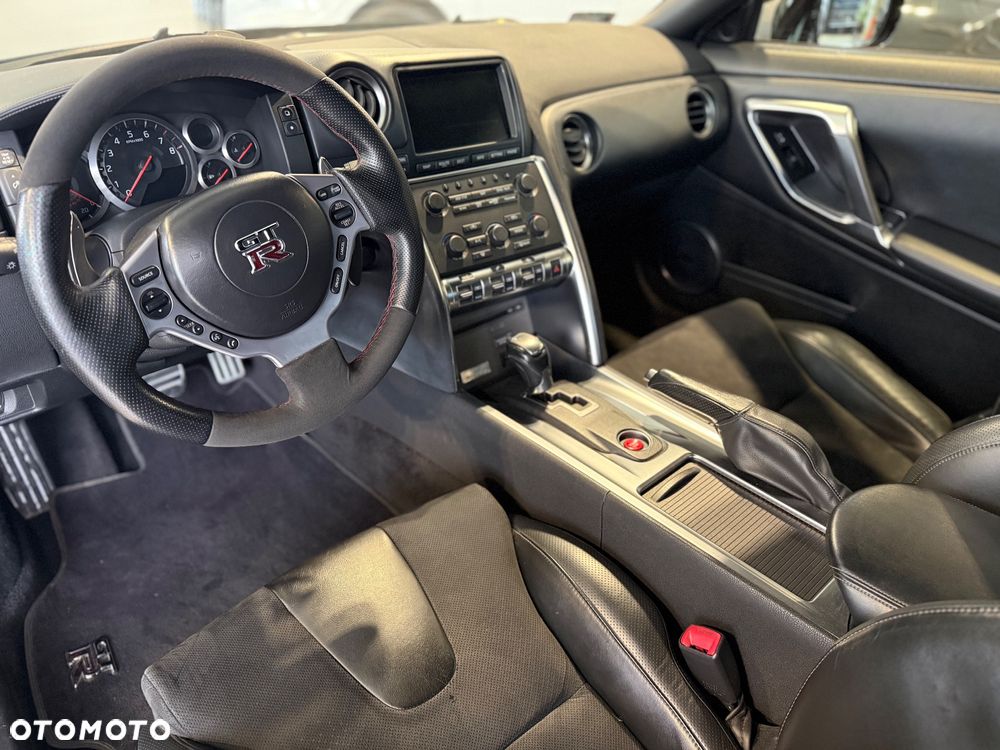 Nissan GT-R Black Edition - 5
