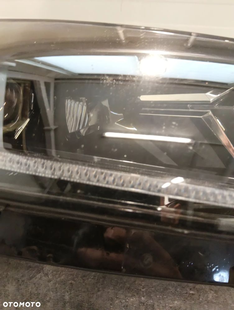 SKODA ENYAQ IV FULL LED PRZÓD STRONA PRAWA LAMPA PRZEDNIA 5LB941016A - 4