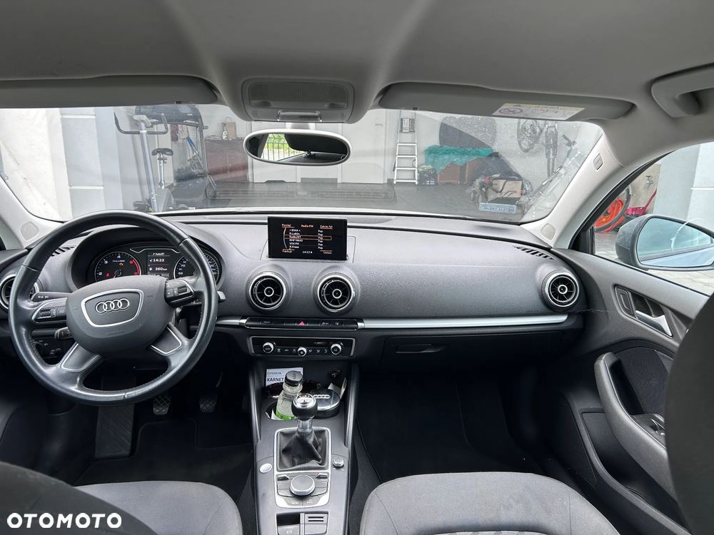 Audi A3 Sportback 1.6 TDI (clean diesel) S line Sportpaket - 4