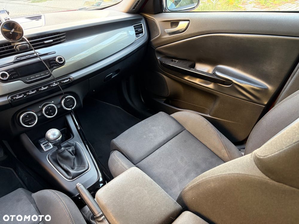 Alfa Romeo Giulietta 2.0 JTDM Distinctive - 35