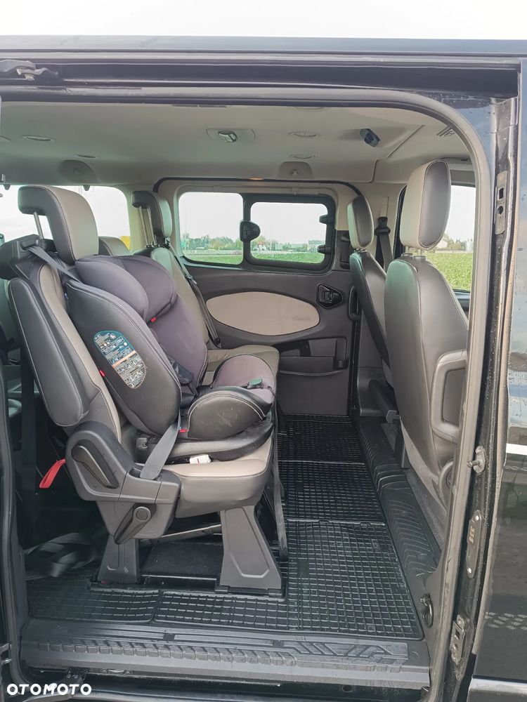 Ford Tourneo Custom - 9