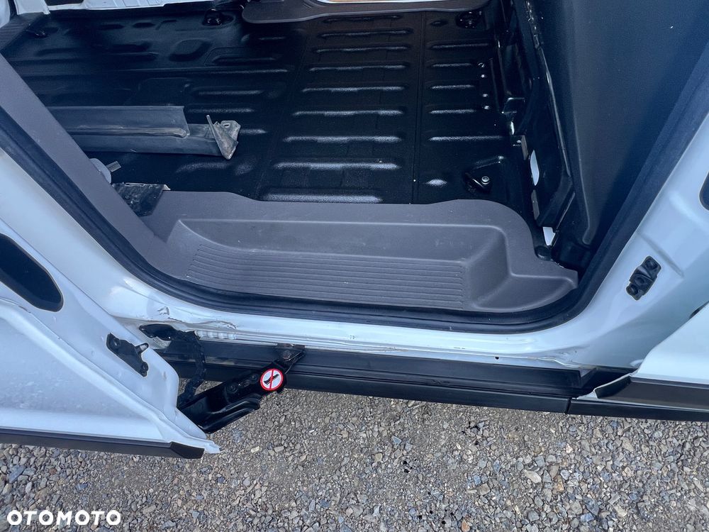 Ford Transit Connect - 32