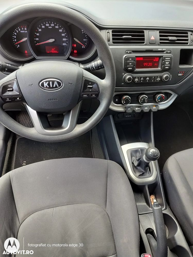 Kia Rio - 4