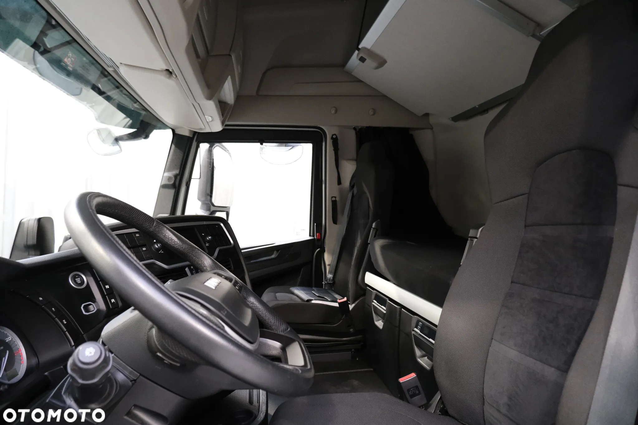 Iveco AS 440 S49 S-Way - 5