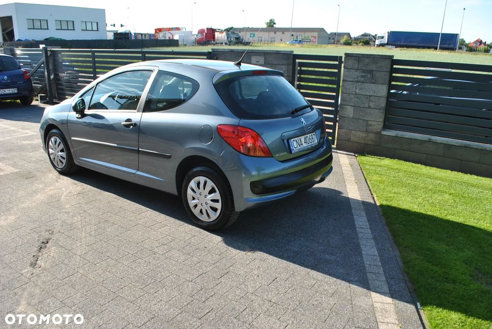 Peugeot 207 1.4 16V Trendy - 12