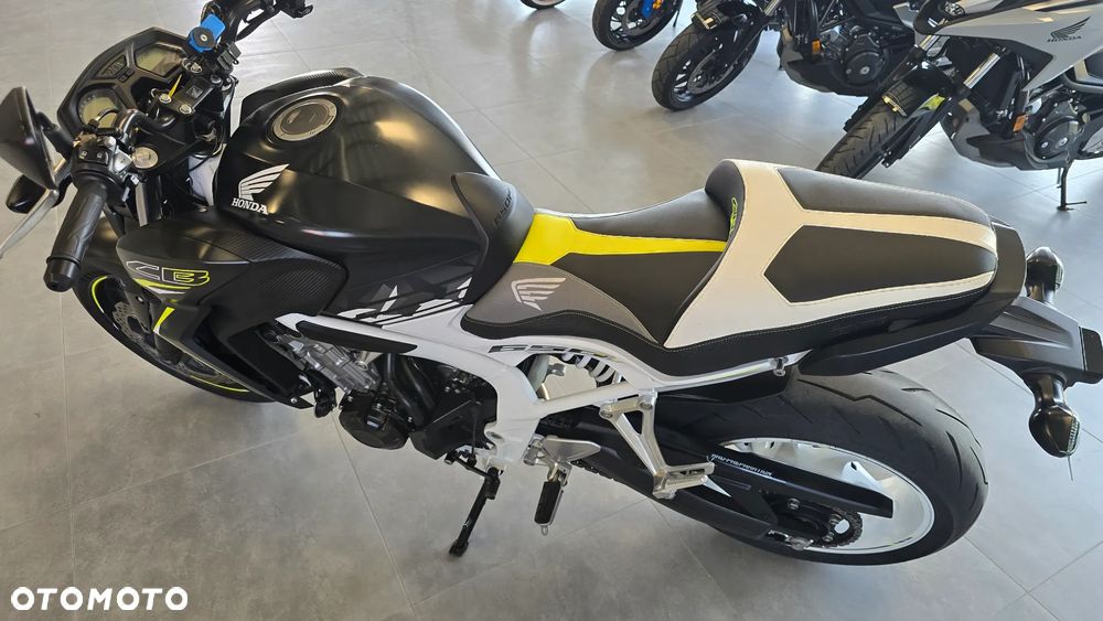 Honda CB - 12
