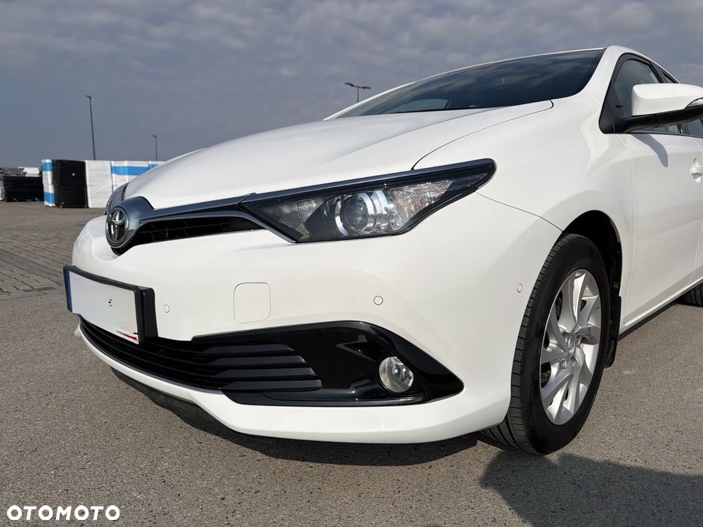 Toyota Auris 1.6 Premium - 10